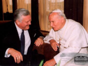 Prezidentas Algirdas Mykolas Brazauskas susitikime su Lietuvoje viešinčiu popiežiumi Jonu Pauliu II. Vilnius, 1993 m. rugsėjo 4 d.