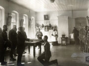 „Be reikalo nekelk, be garbės nenuleisk“. Kardų įteikimo iškilmės Karo mokykloje. Kaunas, 1929 m. spalio 6 d. LCVA