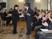 Mrs. Birutė Garbaravičienė, head of the Historical Presidential Palace in Kaunas, thanks the British Ambassador to Lithuania Mr. Simon John Butt for cordial support. Kaunas, September 5, 2008