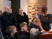 Vasario 16-ąją tūkstančiai švenčiančių žmonių apžiūrėjo Istorinės Prezidentūros ekspozicijas ir išbandė įvairias edukacines veiklas. Kaunas, 2016 m. vasario 16 d.