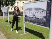 Fotografijų parodą „Septynios rūmų istorijos. Preliudija“ pristato kuratorė Marija Navickaitė. Kaunas, 2021 m. gegužės 15 d.